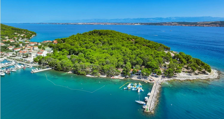 Late Summer Deal! [Otok Ugljan] Apartmani Zelena Punta***: 3 ili 5 noćenja za 2-6 osoba u apartmanima s pogledom na more, okruženim borovom šumom!