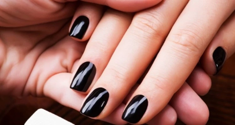 Manikura i trajni lak