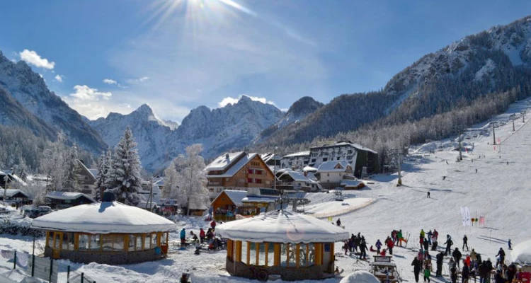 [Skijanje u Kranjskoj Gori] Hotel Alpina 3*: 3 ili 5 noćenja s doručkom za dvoje + gratis paket za 1 dijete do 5,99 godina uz korištenje SPA centra!
