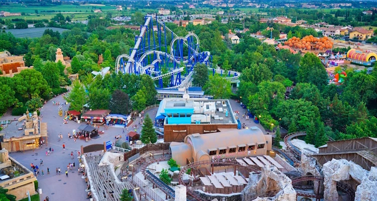 [VERONA I GARDALAND] Dvodnevno putovanje s doručkom u hotelu 4*! Istražite romantične ulice Verone i osigurajte si dozu adrenalina na najpoznatijim atrakcijama Gardalanda i Sea Life akvarija