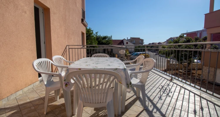 [Vodice] Pansion Bonaca***: Lipanjski odmor u Srimi!
