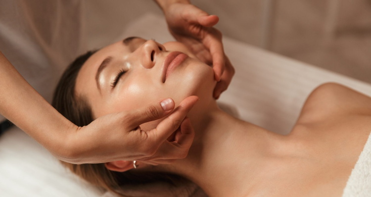 Face lift masaža za svježiji, zategnutiji i odmorniji izgled!